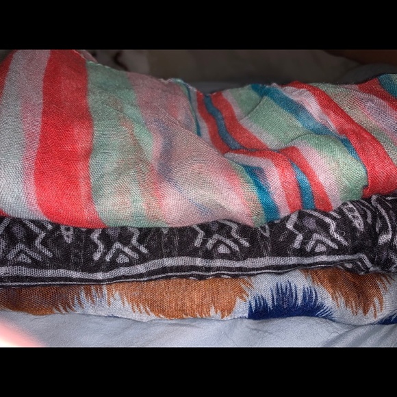 Infinity scarves - Picture 2 of 4